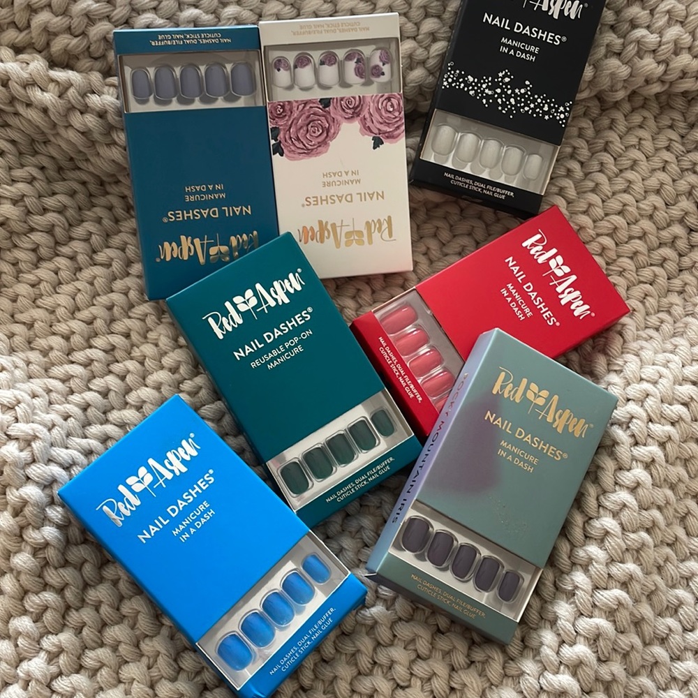 Lot of Red Aspen press on nails